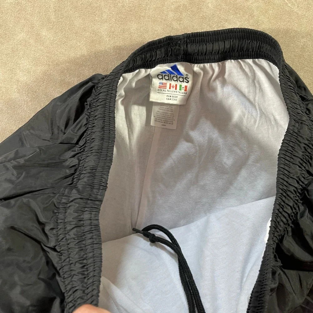 Adidas Black Sweatpants Gold Logo Size XL - Picture 5 of 9
